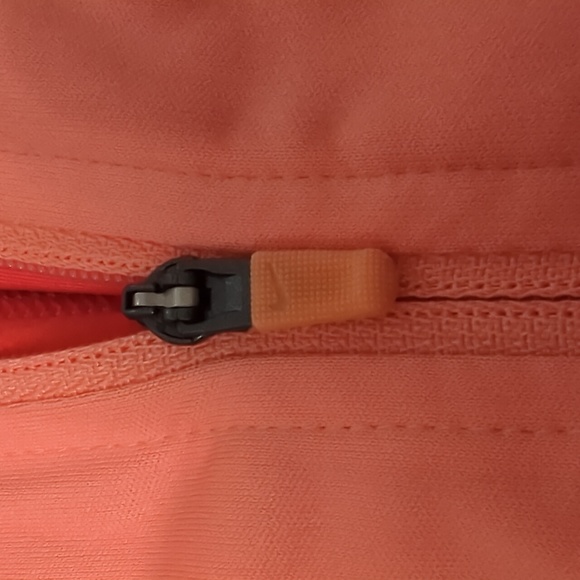 Nike exercise top - Picture 3 of 5